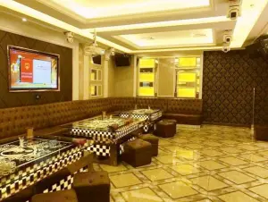 皇川量贩KTV的logo