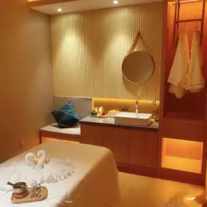 水幕云间SPA按摩（万科金色领域店）的logo