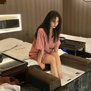 红颜养生会所的logo