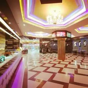 酷麦KTV（塘厦石鼓店）的logo