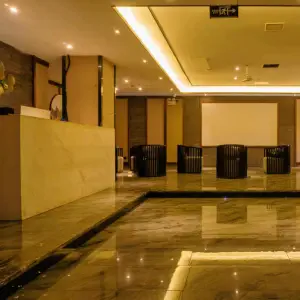 步步高升影院式足道体验馆的logo