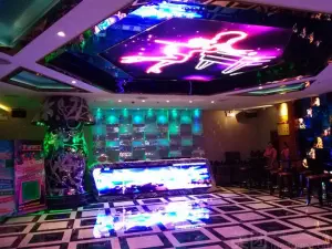 歌柜氧吧量贩式KTV（清溪店）的logo