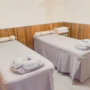 从正堂正骨艾灸经络养生连锁