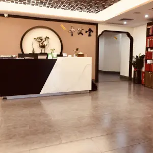 中艾堂古法艾灸养生（凤岗店）的logo