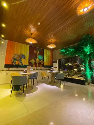 悦里斯·泰式按摩SPA  旗舰店的logo