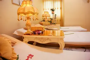 怡和轩影院式足浴会馆的logo