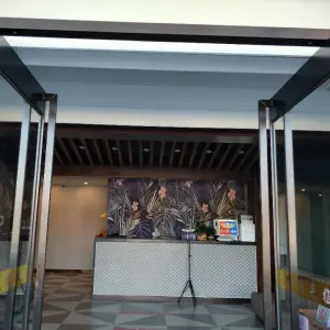 金色港湾汤泉的logo