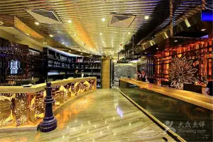 非凡绽放KTV（岗顶店）的logo