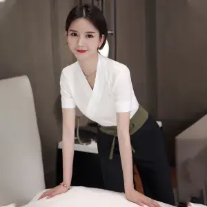 悦澜轻奢SPA馆的logo