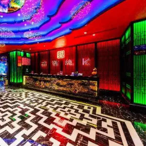 高调纯K（民治蓝坤店）的logo