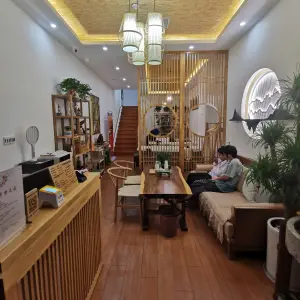 云甸经络推拿的logo