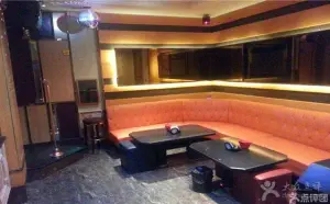 乐享时尚量贩KTV（宝山店）