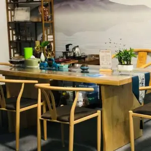 耳闻采耳养生馆的logo