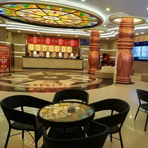 天尚天量贩式KTV（小河平桥旗舰店）的logo