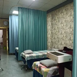 赵莫医家艾灸推拿（开阳名居店）的logo