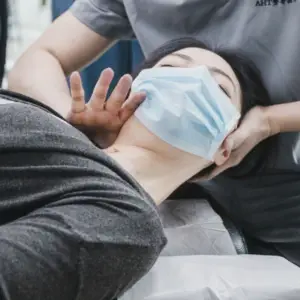 普庵堂·专业正骨推拿艾灸馆的logo