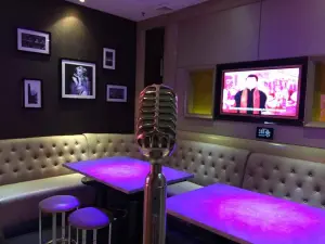 麦克风KTV（韦曲店）的logo