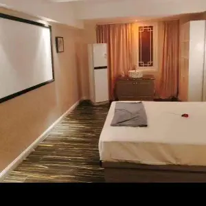 薄纱·影院足道·SPA的logo