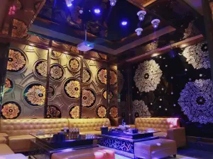 蔚城量贩KTV的logo