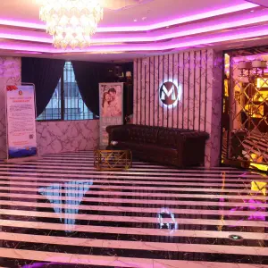 唛浪·M8（织里店）的logo