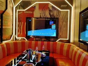 星璨KTV（丰庆路店）的logo