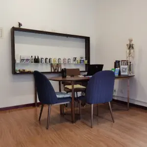 德健推拿工作室的logo