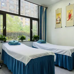 益耳阁采耳体验馆的logo