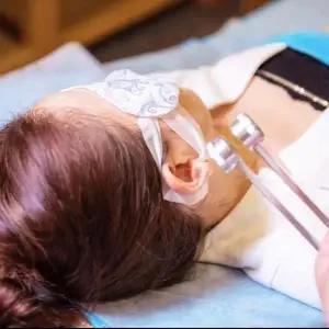 悦耳阁按摩的logo