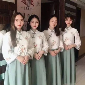 逸美按摩·采耳养生（观音桥店）的logo