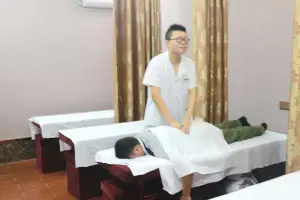 浩漢盲人足疗按摩保健中心（羊皮巷总店）的logo